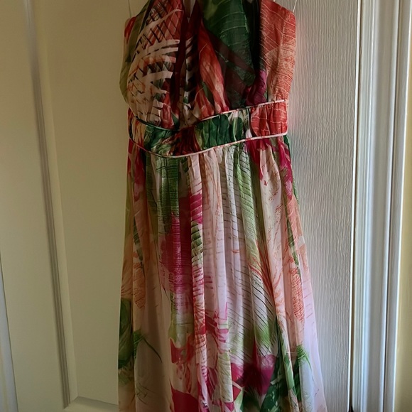 Beautiful floral maxi dress - Picture 2 of 2